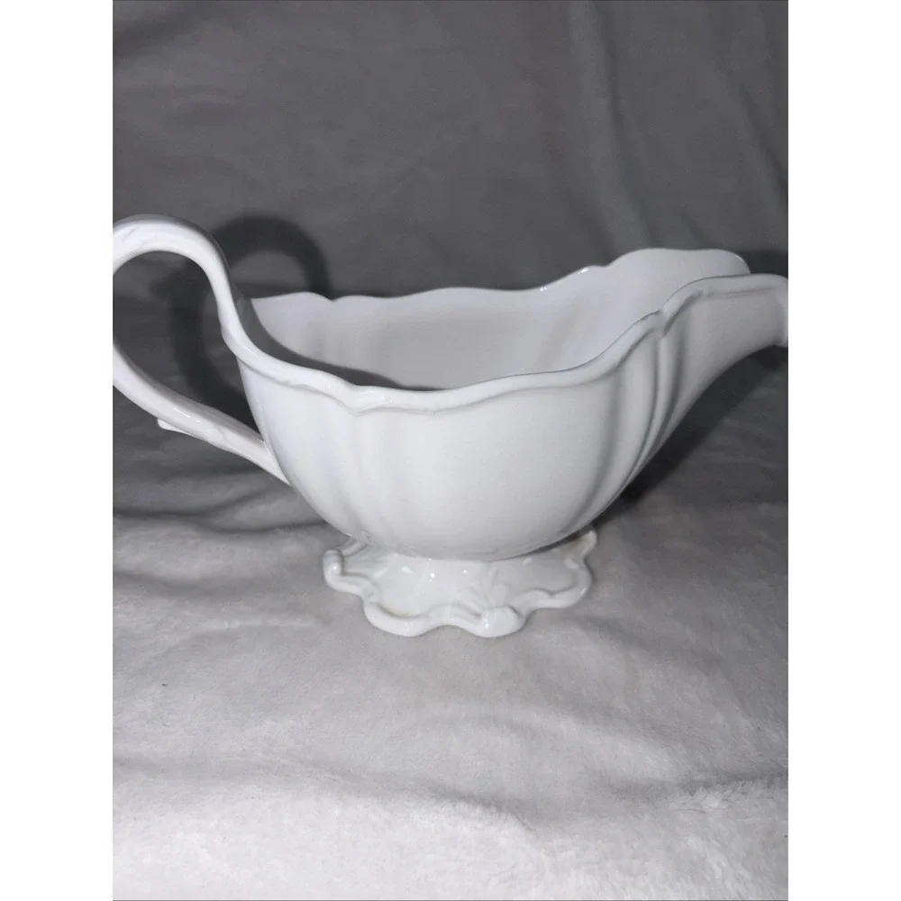 Vintage Spode bone china gravy boat Made‎ in England Savoy White Shabby Chic EVC